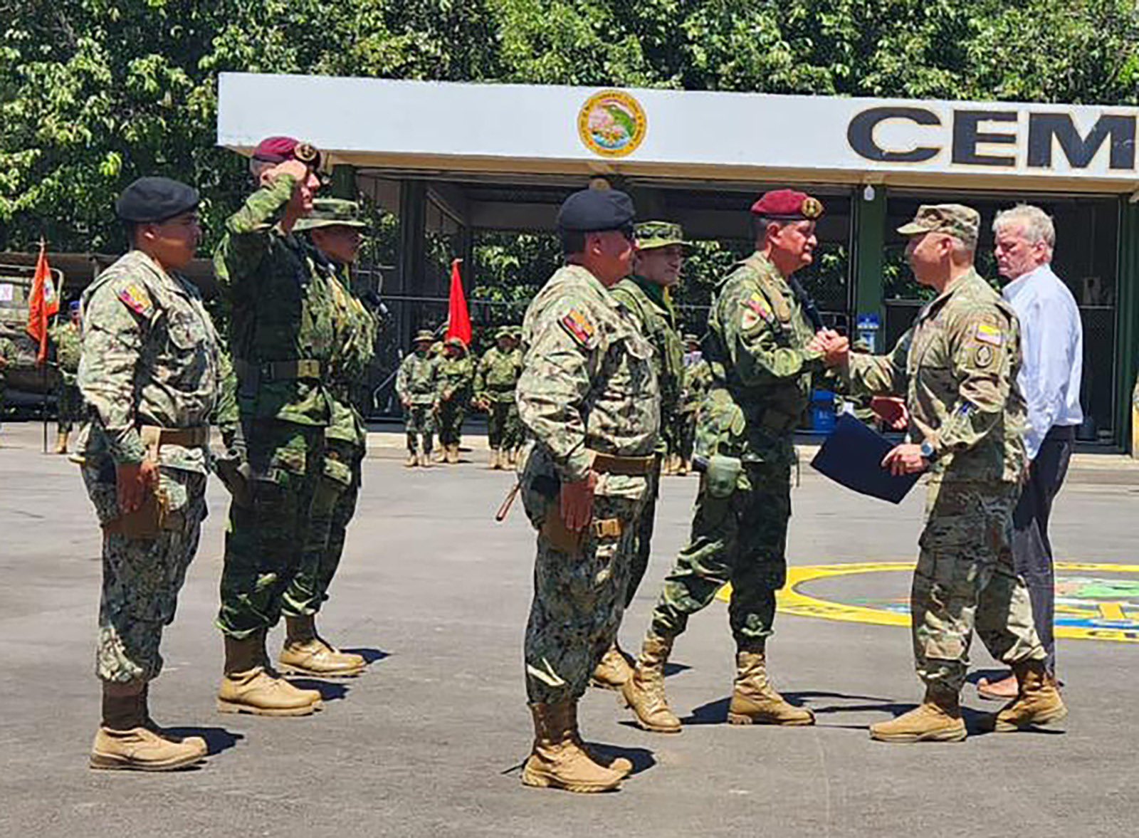 Estados Unidos Entregó Más De Usd 31 Millones En Equipos Militares De Comunicación E 1277