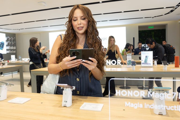 HONOR presenta el HONOR Magic 7 Pro y HONOR Magic V3: IA avanzada, diseño premium y rendimiento sin límites