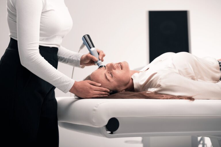 Exion revoluciona la dermatología estética en Ecuador con inteligencia artificial y tratamientos no invasivos