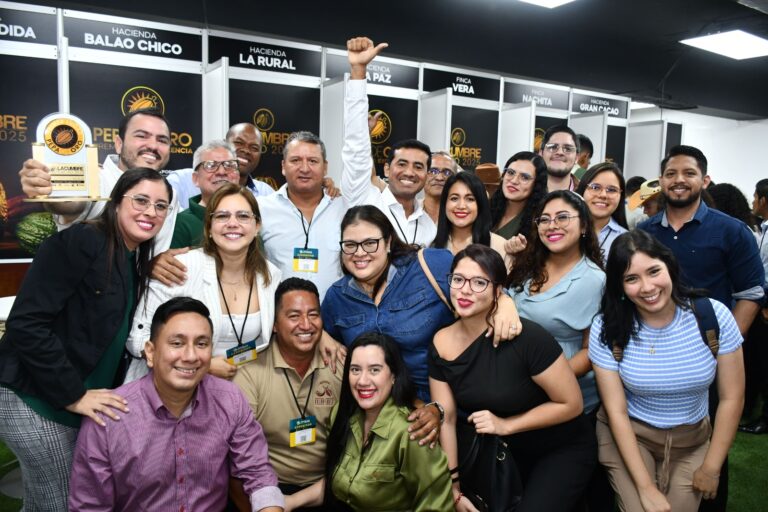 Hacienda Balao Chico gana la “Pepa de Oro” en la Cumbre del Cacao 2025