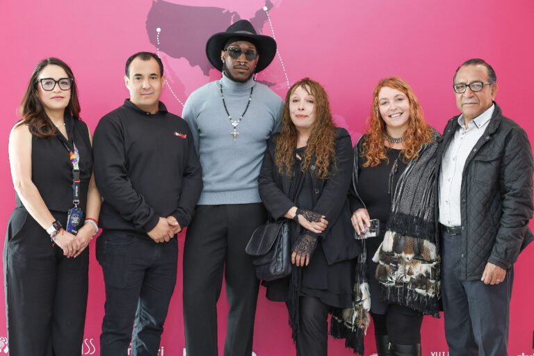 Epson impulsa AIRTRAFF, la instalación artística que revela el tráfico global en la Bienal de Cuenca