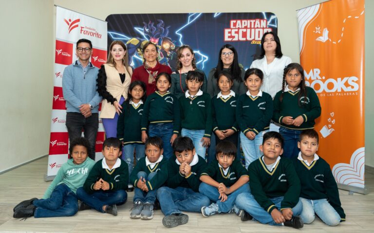 Mr. Books entregó a Fundación Favorita un lote de cerca de 3.360 libros en buen estado, que benefician a más de 19.500 estudiantes entre niños, niñas, jóvenes, adultos y 750 docentes de 14 instituciones educativas y 4 ludobibliotecas.